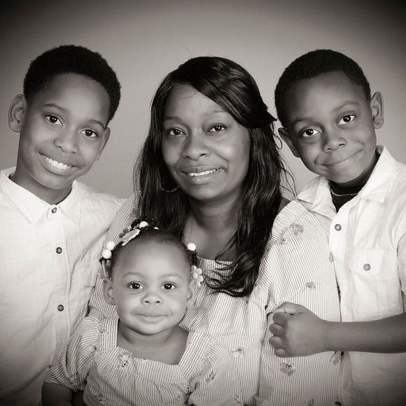 Meet your Posher, Monica - Picture 1 of 1